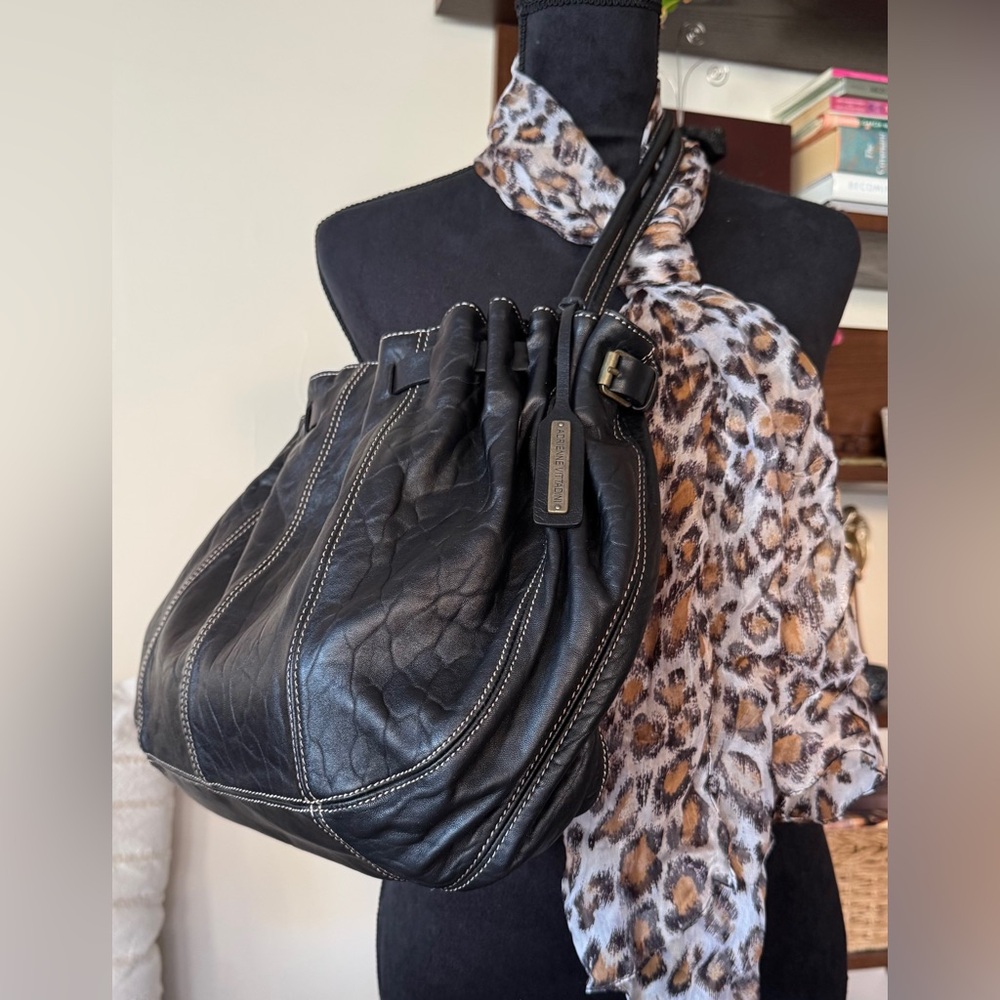 Adrienne Vittadini Gorgeous Black Leather Shoulder Bag - Picture 6 of 12